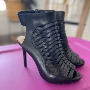 Gianni Bini bootie heels never worn no tags